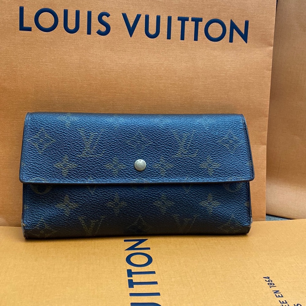 💯 Authentic Louis Vuitton LV Sarah Long Wallet